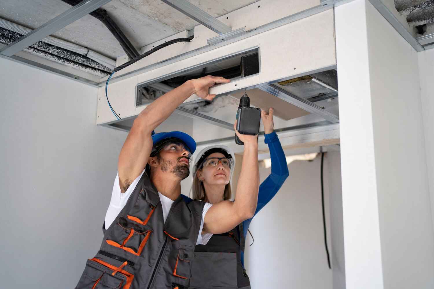 Best Central air repair  in Ashwaubenon, WI